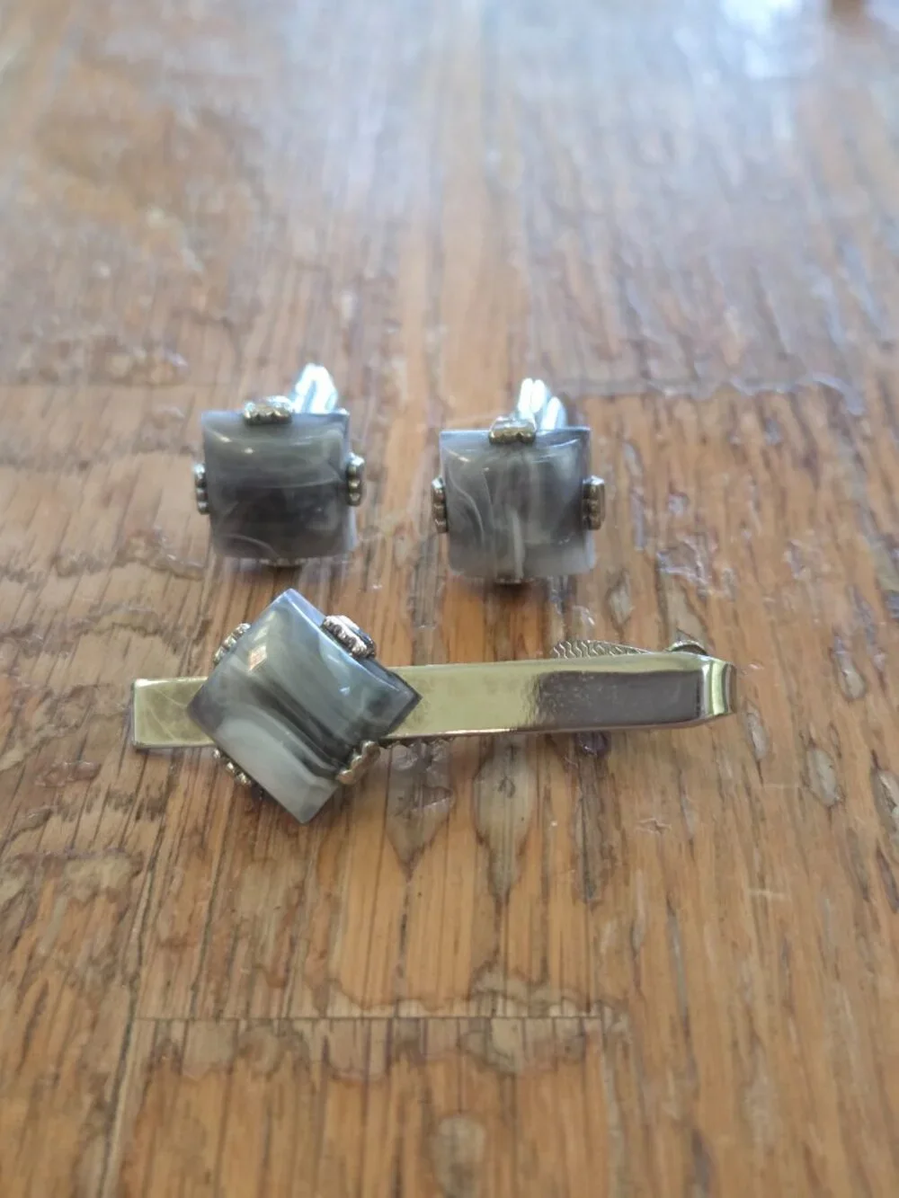 Vintage Retro Silvertone grey marble like Men's Jewelry Cufflinks & Tie Clip set